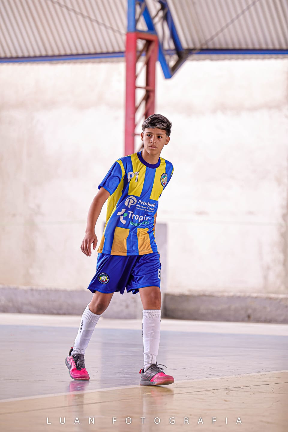 Atleta do Sub-14 do Desportivo Park se posiciona durante uma partida em 2026