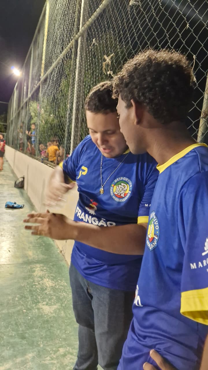 Integrantes do Desportivo usando o primeiro manto azul em 2025